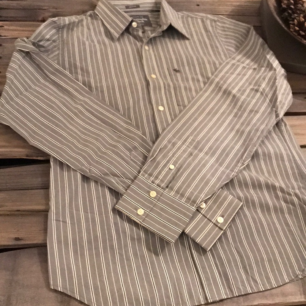 NWOT✨Abercrombie & Fitch Mens Muscle Button Up!!